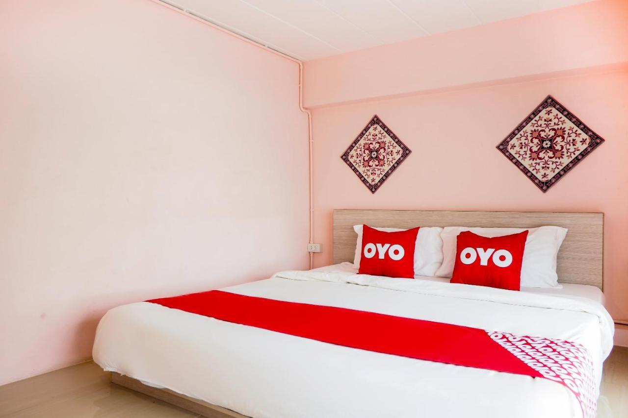 Oyo 983 The Private Hotel Chiang Mai Buitenkant foto