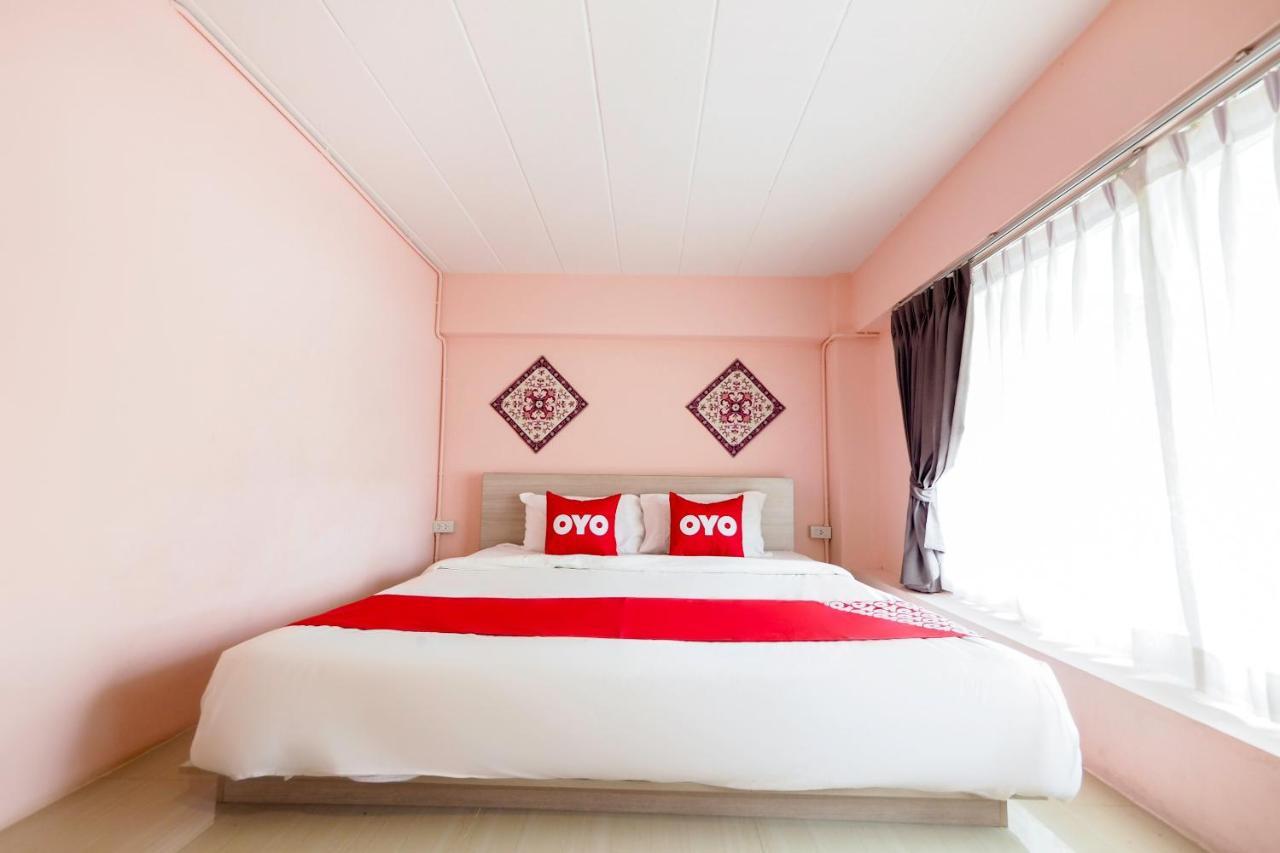 Oyo 983 The Private Hotel Chiang Mai Buitenkant foto