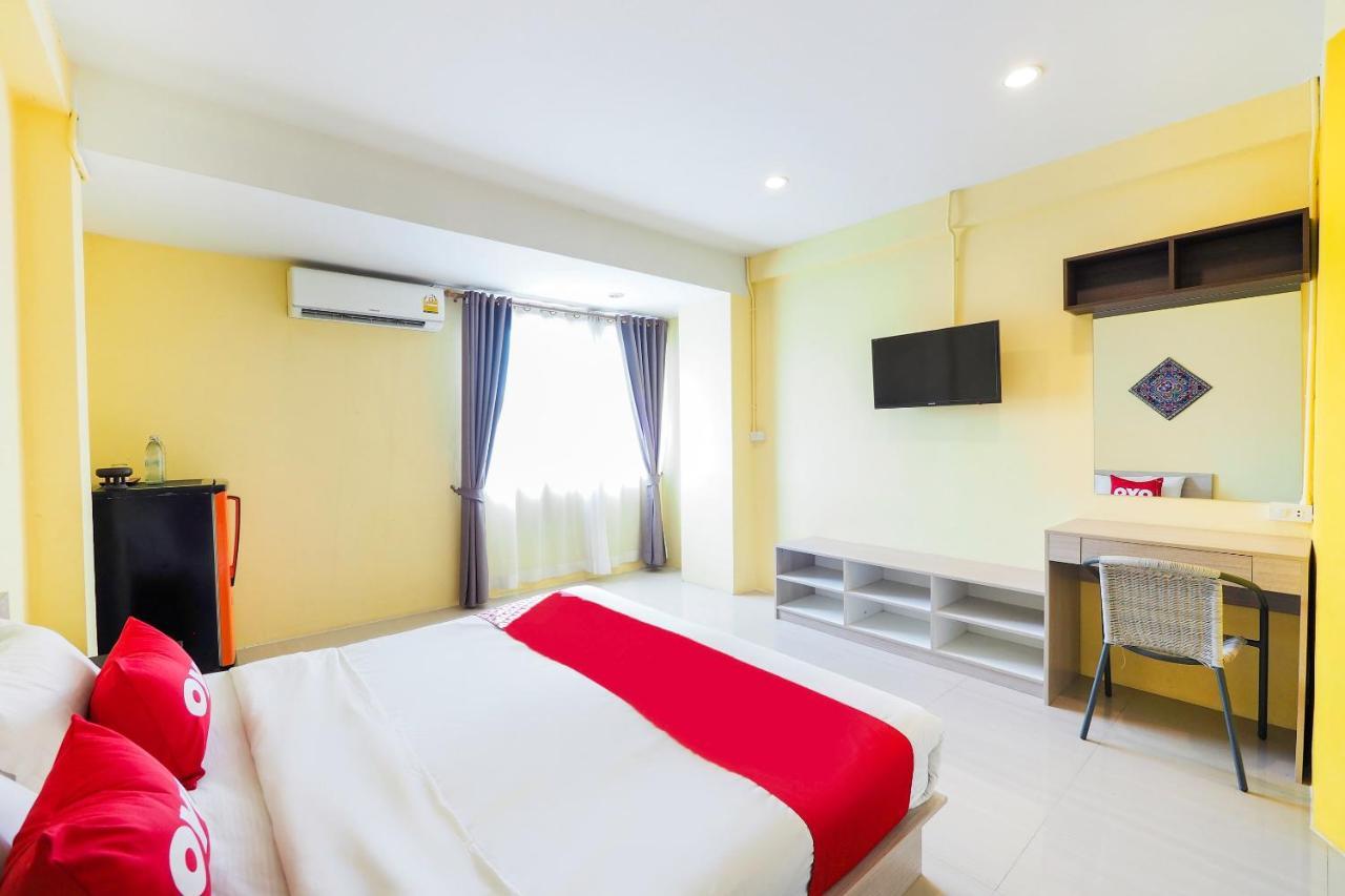 Oyo 983 The Private Hotel Chiang Mai Buitenkant foto