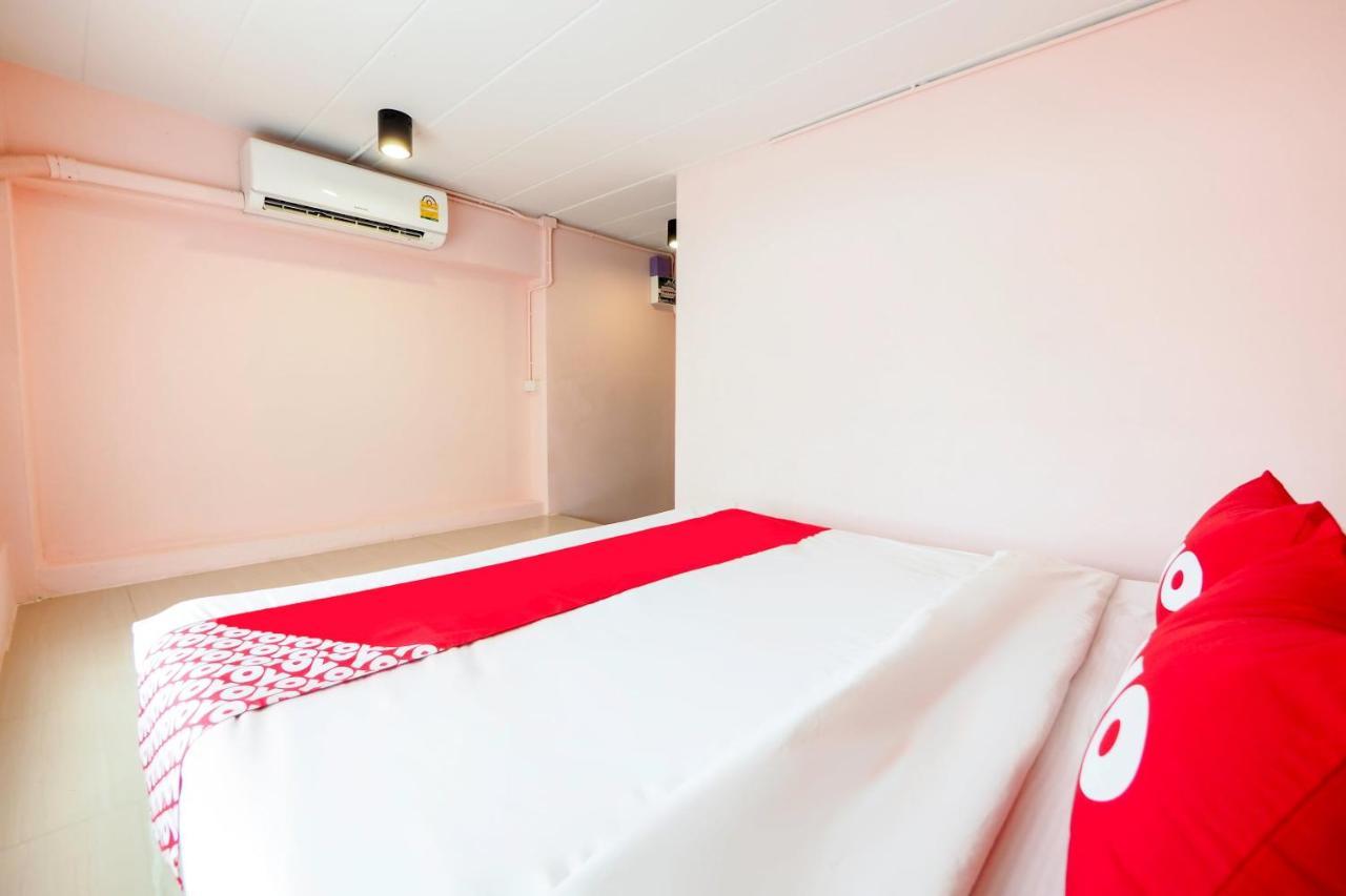Oyo 983 The Private Hotel Chiang Mai Buitenkant foto